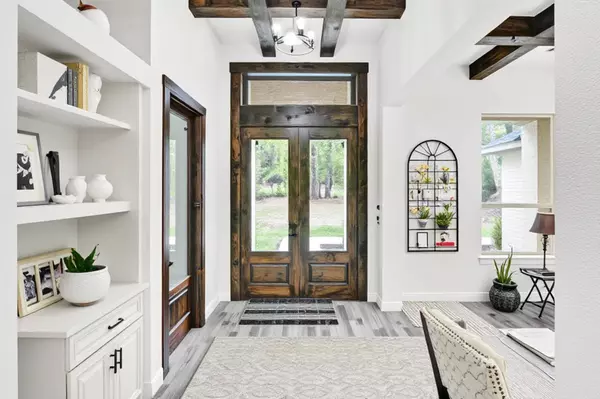 104 Inscription LN, Huntsville, TX 77340