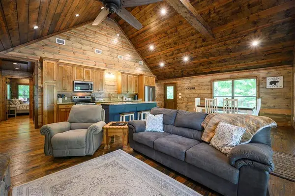 70 Breeann CIR, Broken Bow, OK 74728