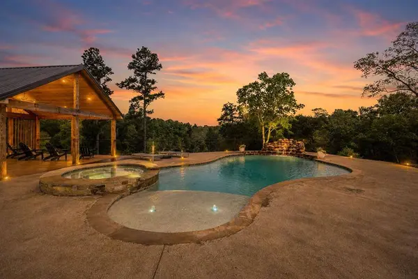 499 Glover River RD, Battiest, OK 74722
