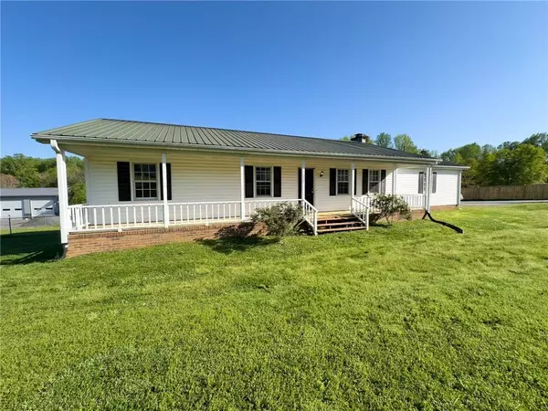 237 Old Bethlehem School DR, Pickens, SC 29671