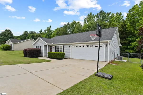 15 Laws Lane, Piedmont, SC 29673