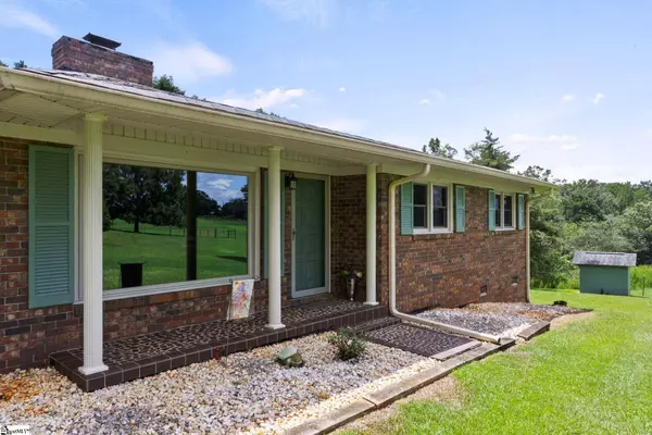 450 Englewood Drive, Westminster, SC 29693