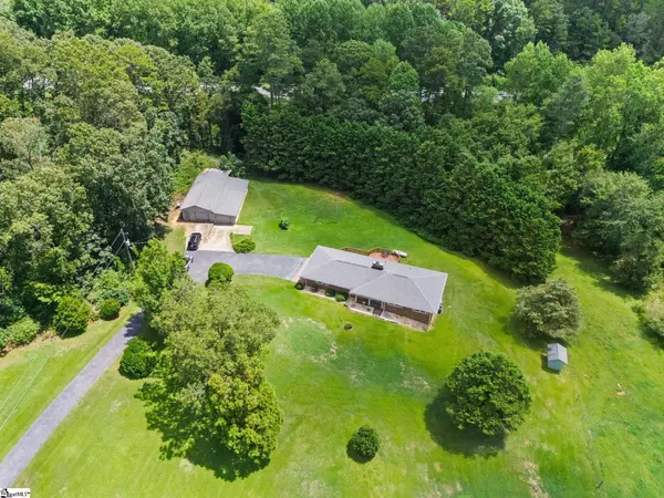 450 Englewood Drive, Westminster, SC 29693