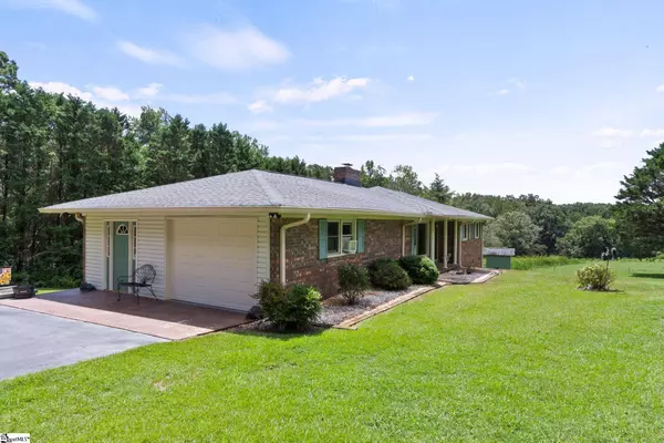 450 Englewood Drive, Westminster, SC 29693