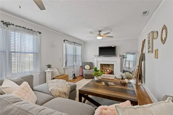 308 S B ST, Easley, SC 29640