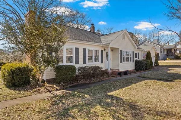 308 S B ST, Easley, SC 29640