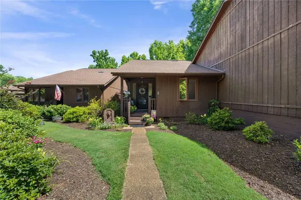15 Creekside WAY, Greenville, SC 29609