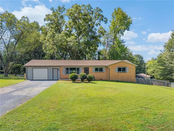 116 E Hill DR