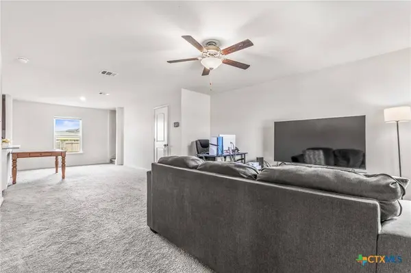 304 Hyacinth WAY, Jarrell, TX 76537