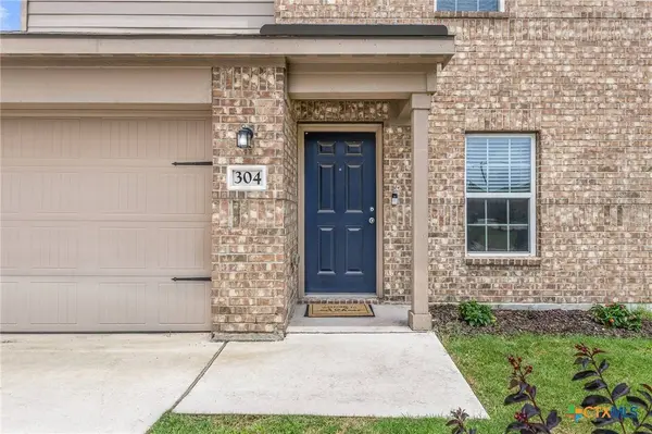 304 Hyacinth WAY, Jarrell, TX 76537