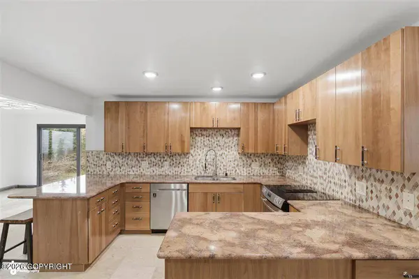 10500 Hillside DR, Anchorage, AK 99507
