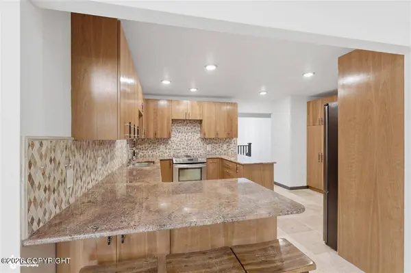 10500 Hillside DR, Anchorage, AK 99507