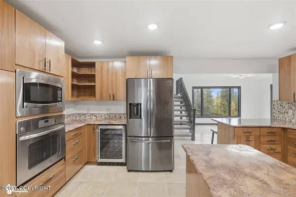 10500 Hillside DR, Anchorage, AK 99507