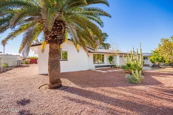 5237 E Dallas Street, Mesa, AZ 85205