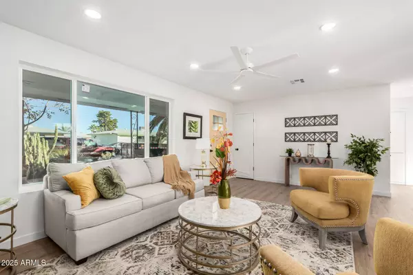 5237 E Dallas Street, Mesa, AZ 85205