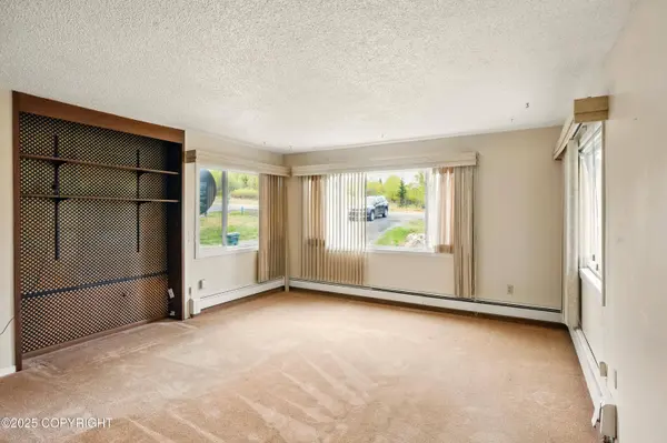 7101 O'Malley Rd, Anchorage, AK 99507