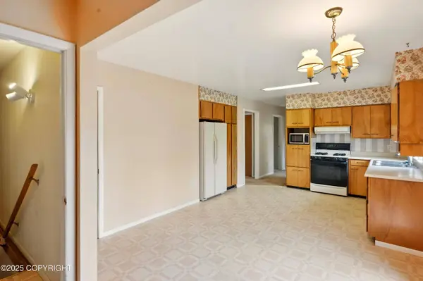 7101 O'Malley Rd, Anchorage, AK 99507