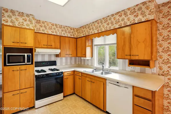 7101 O'Malley Rd, Anchorage, AK 99507