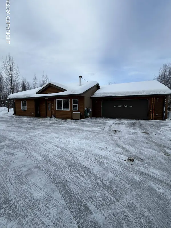 582 N Beaver Lake RD, Big Lake, AK 99652