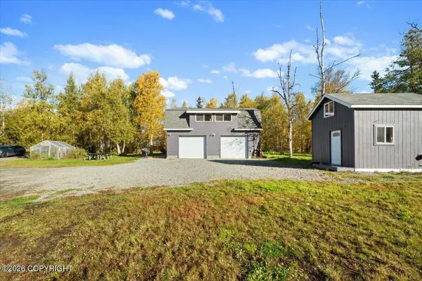 10100 E Tern DR, Palmer, AK 99645