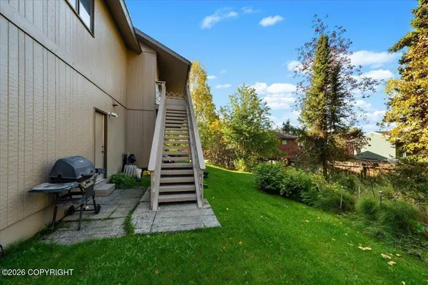 2791 Pelican CT, Anchorage, AK 99502