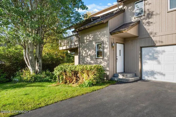 2791 Pelican CT, Anchorage, AK 99502