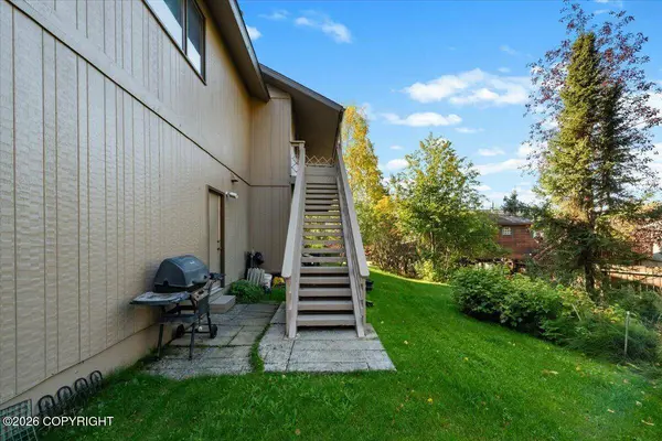 2791 Pelican CT, Anchorage, AK 99502