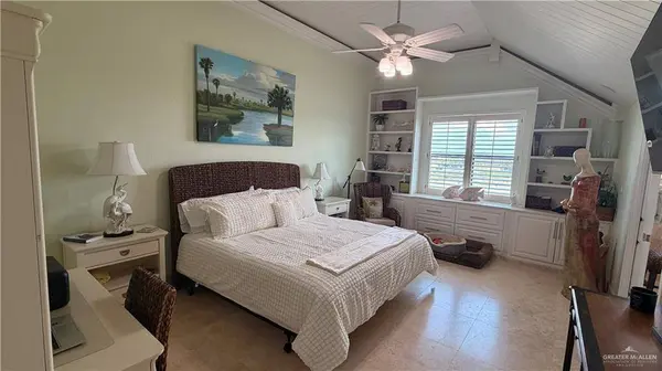 429 Padre BLVD #32, South Padre Island, TX 78597