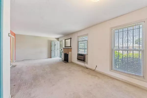 5532 Fruitridge RD, Sacramento, CA 95820