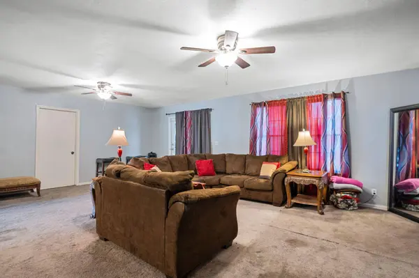 1313 Sherry DR, Rossville, GA 30741