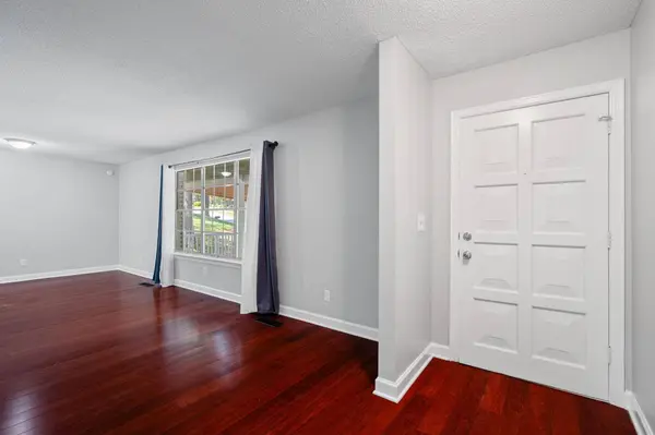 1300 Highcrest DR, Hixson, TN 37343