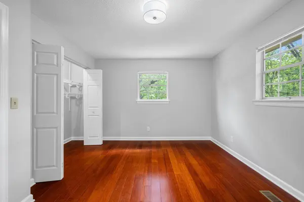 1300 Highcrest DR, Hixson, TN 37343