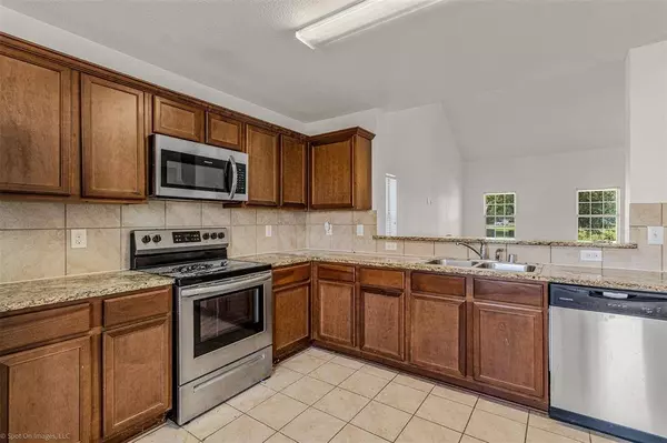 2000 Grimes Drive, Forney, TX 75126