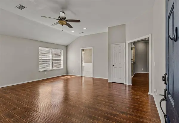 109 N Rolling Meadows Drive, Wylie, TX 75098