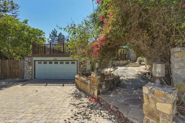 10011 Fuerte Drive, La Mesa, CA 91941