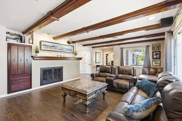 10510 Grandview Drive, La Mesa, CA 91941
