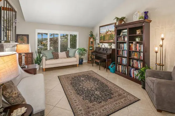 9719 Button ST, Santee, CA 92071