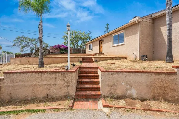1251 La Cresta BLVD, El Cajon, CA 92021