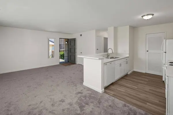 6889 Panamint ROW #2, San Diego, CA 92139
