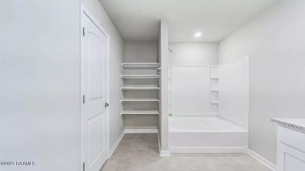 9245 Garrett RD, Maurice, LA 70555