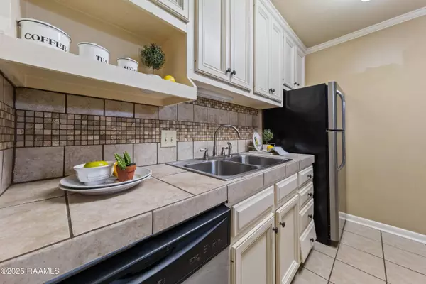 220 Doucet RD #224 C, Lafayette, LA 70503