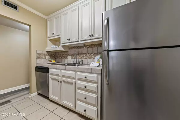 220 Doucet RD #224 C, Lafayette, LA 70503