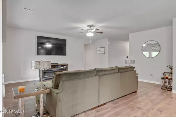 223 S Lakepointe DR, Lafayette, LA 70506