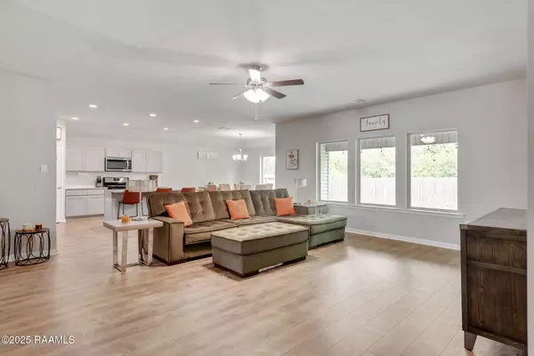 223 S Lakepointe DR, Lafayette, LA 70506