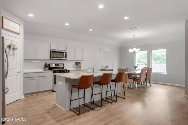 223 S Lakepointe DR, Lafayette, LA 70506