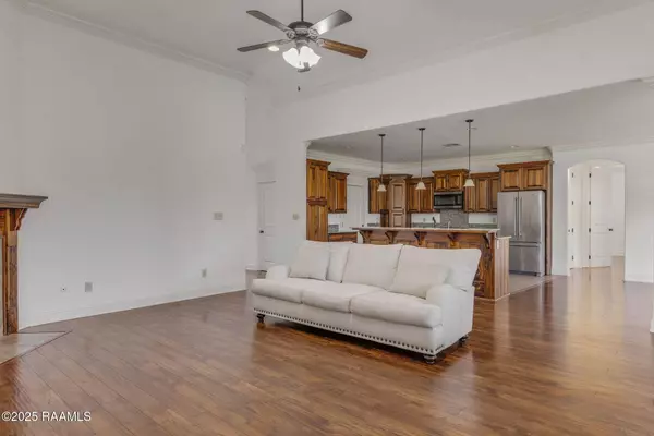 112 Woodhaven RD, Youngsville, LA 70592