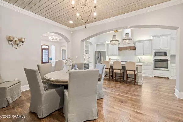 307 Barkhill DR, Lafayette, LA 70508