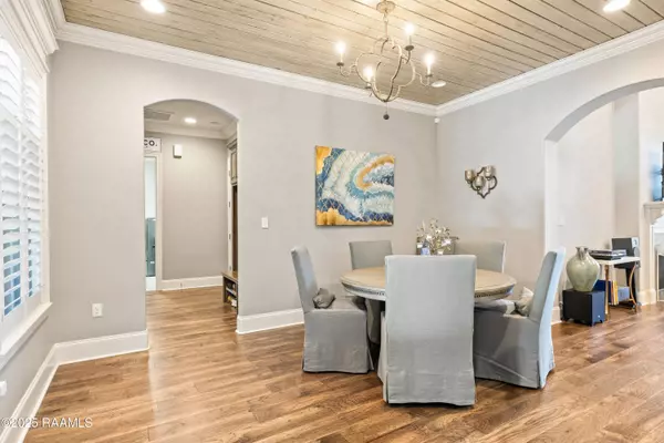 307 Barkhill DR, Lafayette, LA 70508