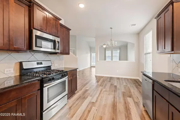 524 Cautillion DR, Youngsville, LA 70592