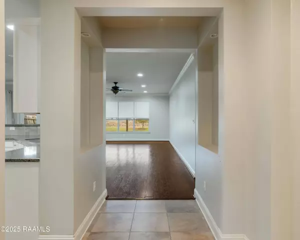 114 Still Waters RD, Broussard, LA 70518